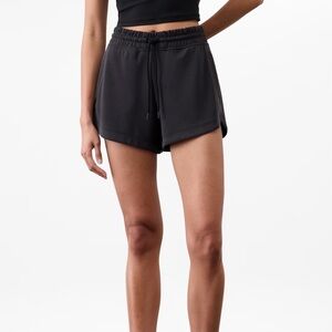 Athleta Seasoft Mid Rise 4" Shorts
